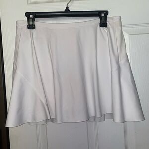 Athleta Women's white mini Skirt Athletic Skort Bottoms. Size Medium